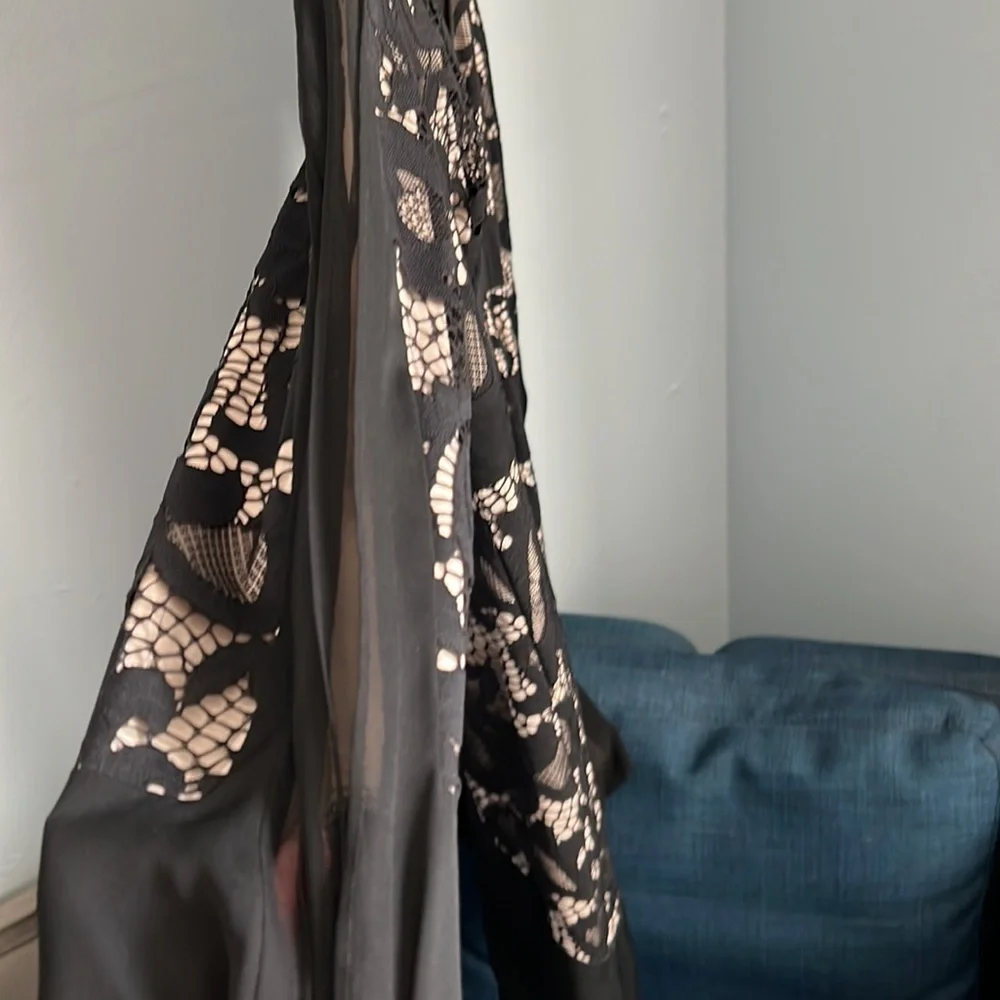 DVF Diane Von Furstenberg lace mini dress. Size 8 - Picture 3 of 6